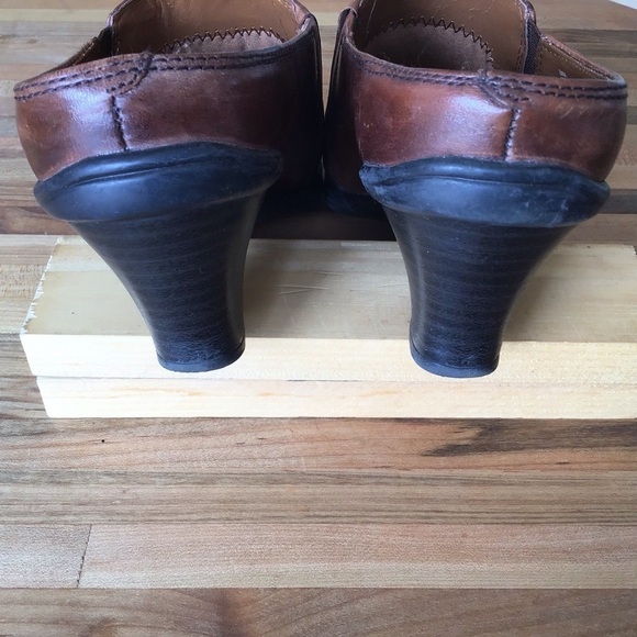 Earth Spirit Classics Emma Brown Leather Clog w/Rubber Outsoles Block Heels 7 - Picture 9 of 9